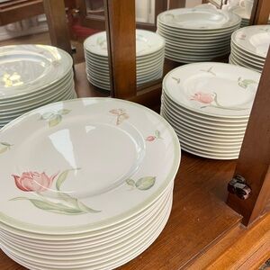 Villeroy & Boch Pink and White Floral Dinnerware Set
